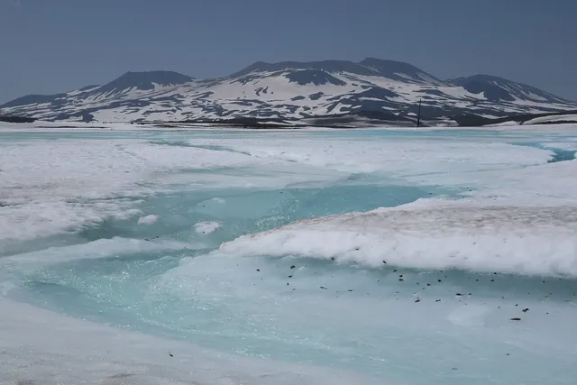 Summer Snow (2015)