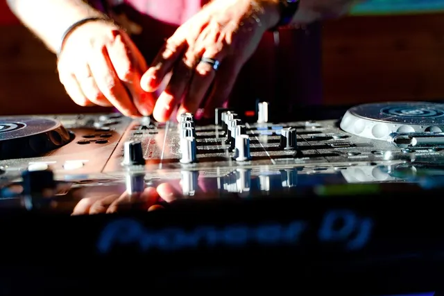 Dj Show - Triangle